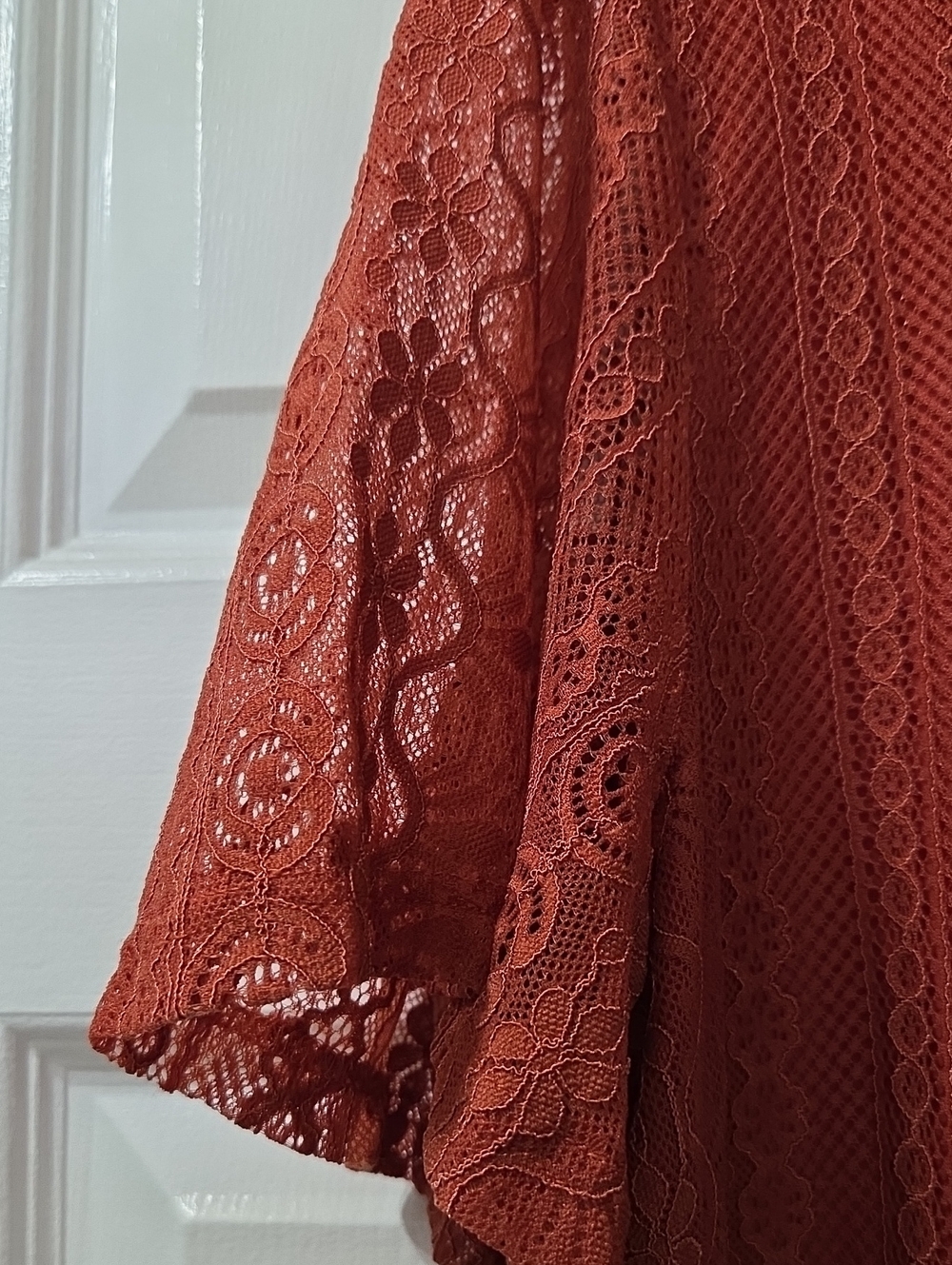 BloomChic Russet Lace V-Neck Peplum Drawstring Top, Size XL-14-16 - Picture 11 of 12